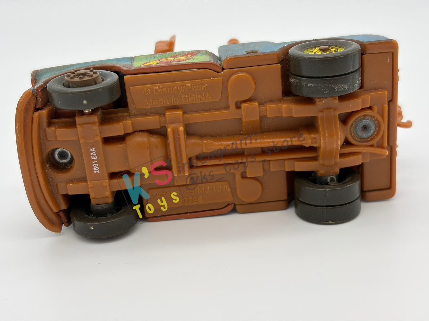 PRE-OWNED / LOOSE DISNEY PIXAR CARS BY MATTEL - "RACE TEAM MATER" - CARS 2 SERIES - GOOD CONDITION - READ DESCRIPTION!!!!!!!!!!