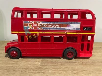 PRE-OWNED / LOOSE DISNEY PIXAR CARS BY MATTEL - "DOUBLE DECKER LONDON BUS CARRY CASE" CARS 2 - PLAYED IN GOOD CONDITION - SMALL CRACKED, READ DESCRIPTION!!!!!!!!!!