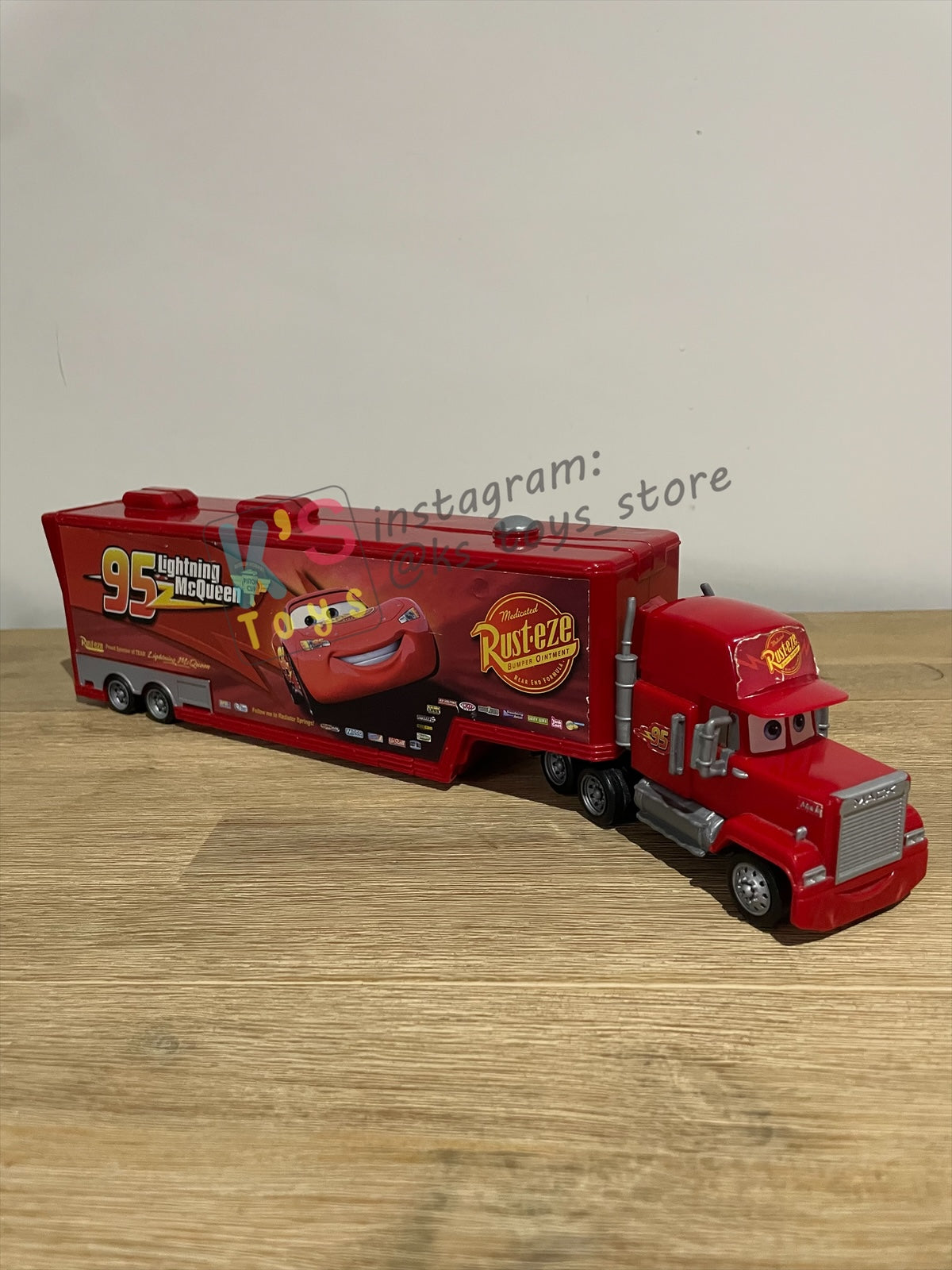 PRE-OWNED / LOOSE DISNEY PIXAR CARS BY MATTEL - "DISNEY PIXAR CARS 2 MACK HAULER SUPER LINER TRUCK PLAYSET" CARS 2 - PLAYED IN GOOD CONDITION - READ DESCRIPTION!!!!!!!!!!