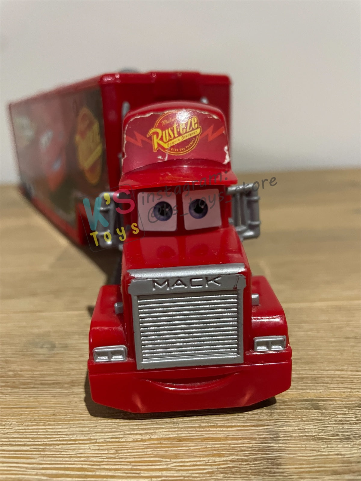 PRE-OWNED / LOOSE DISNEY PIXAR CARS BY MATTEL - "DISNEY PIXAR CARS 2 MACK HAULER SUPER LINER TRUCK PLAYSET" CARS 2 - PLAYED IN GOOD CONDITION - READ DESCRIPTION!!!!!!!!!!