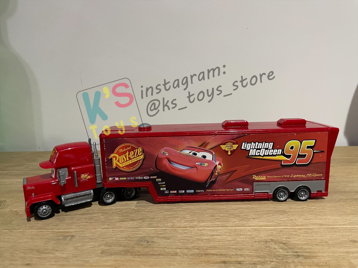 PRE-OWNED / LOOSE DISNEY PIXAR CARS BY MATTEL - "DISNEY PIXAR CARS 2 MACK HAULER SUPER LINER TRUCK PLAYSET" CARS 2 - PLAYED IN GOOD CONDITION - READ DESCRIPTION!!!!!!!!!!