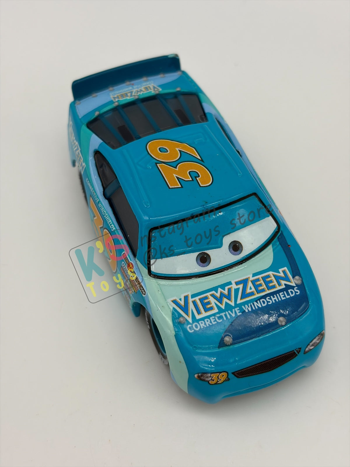 PRE-OWNED / LOOSE DISNEY PIXAR CARS - RYAN SHIELDS / VIEW ZEEN - CARS 1 - GOOD CONDITION - RED DESCRIPTION!!!