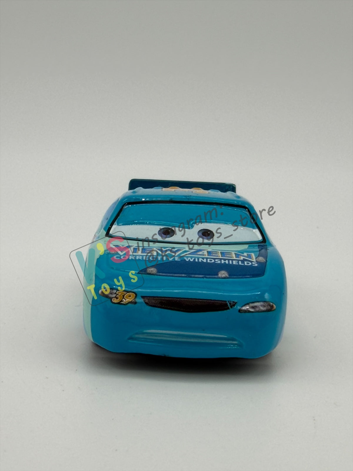 PRE-OWNED / LOOSE DISNEY PIXAR CARS - RYAN SHIELDS / VIEW ZEEN - CARS 1 - GOOD CONDITION - RED DESCRIPTION!!!