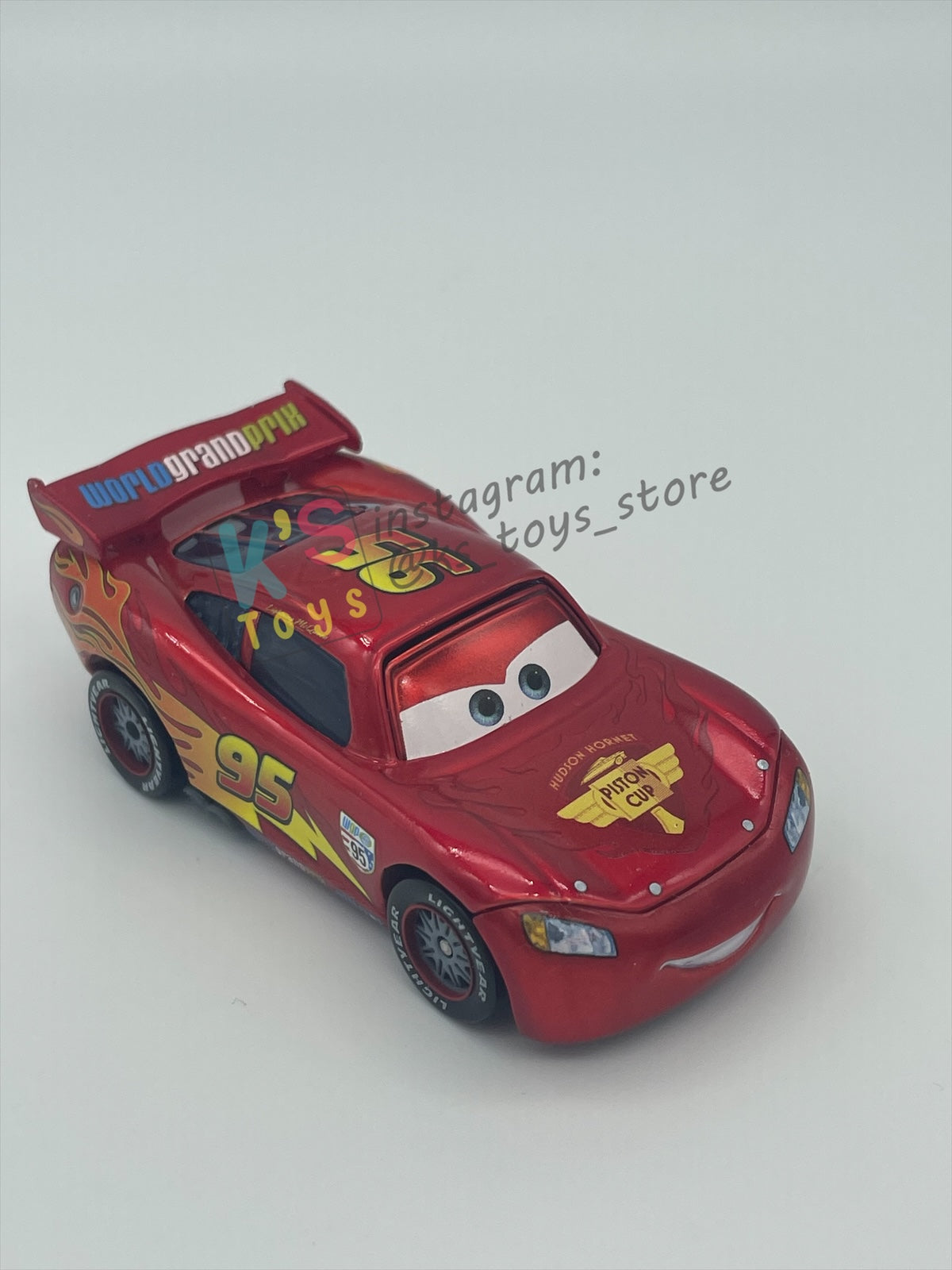 PRE-OWNED / LOOSE DISNEY PIXAR CARS - "LIGHTNING MCQUEEN WITH METALLIC FINISH" EXCLUSIVE VEHICLE ONLY AT TOYRUS - READ DESCRIPTION!!!
