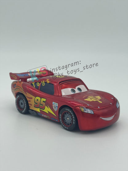 PRE-OWNED / LOOSE DISNEY PIXAR CARS - "LIGHTNING MCQUEEN WITH METALLIC FINISH" EXCLUSIVE VEHICLE ONLY AT TOYRUS - READ DESCRIPTION!!!