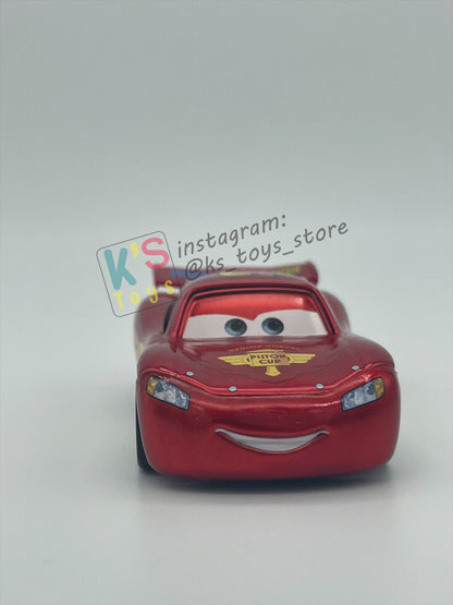 PRE-OWNED / LOOSE DISNEY PIXAR CARS - "LIGHTNING MCQUEEN WITH METALLIC FINISH" EXCLUSIVE VEHICLE ONLY AT TOYRUS - READ DESCRIPTION!!!