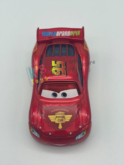 PRE-OWNED / LOOSE DISNEY PIXAR CARS - "LIGHTNING MCQUEEN WITH METALLIC FINISH" EXCLUSIVE VEHICLE ONLY AT TOYRUS - READ DESCRIPTION!!!