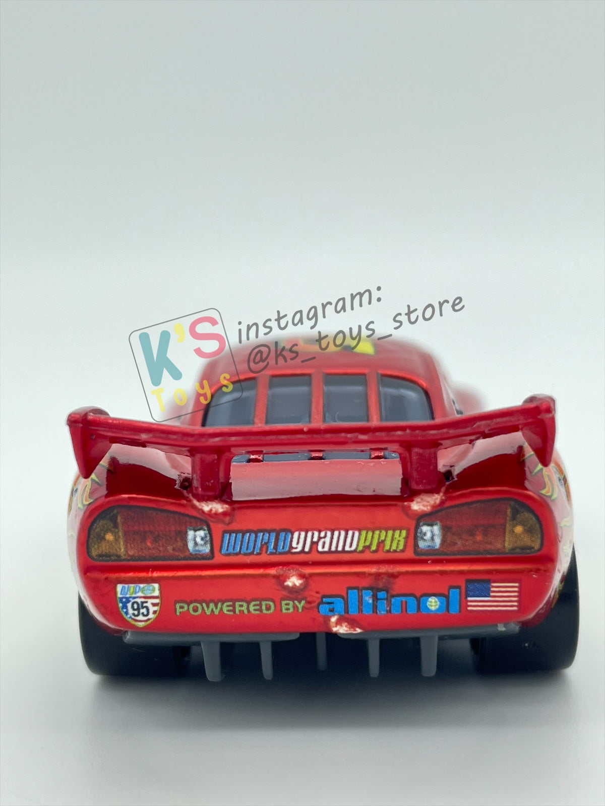 PRE-OWNED / LOOSE DISNEY PIXAR CARS - "LIGHTNING MCQUEEN WITH METALLIC FINISH" EXCLUSIVE VEHICLE ONLY AT TOYRUS - READ DESCRIPTION!!!