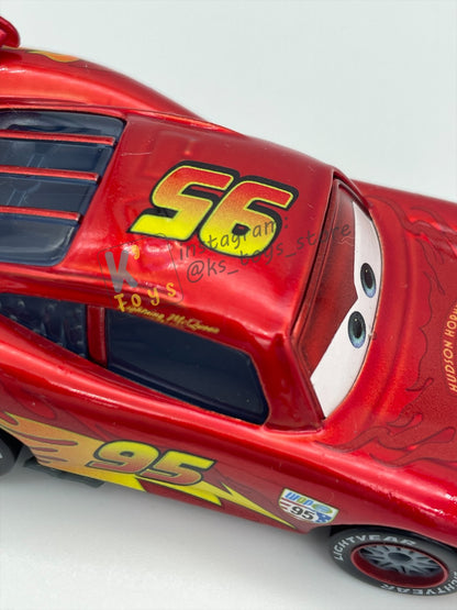PRE-OWNED / LOOSE DISNEY PIXAR CARS - "LIGHTNING MCQUEEN WITH METALLIC FINISH" EXCLUSIVE VEHICLE ONLY AT TOYRUS - READ DESCRIPTION!!!