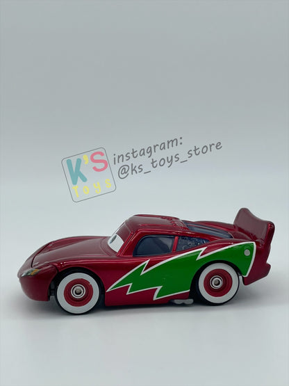 PRE-OWNED / LOOSE DISNEY PIXAR CARS - "HOLIDAY HOTSHOT LIGHTNING MCQUEEN" MATER SAVES CHRISTMAS - EXCELLENT CONDITION.