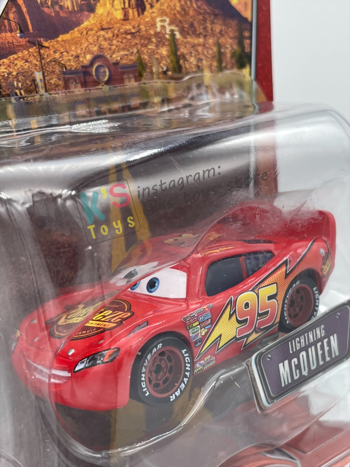 DISNEY PIXAR CARS 3 PACK LIGHTNING MCQUEEN'S CREW GIFT PACK "LIGHTNING MCQUEEN, LIGHTNING RAMONE AND FLO"  - BNIP - READ DESCRIPTION!!!
