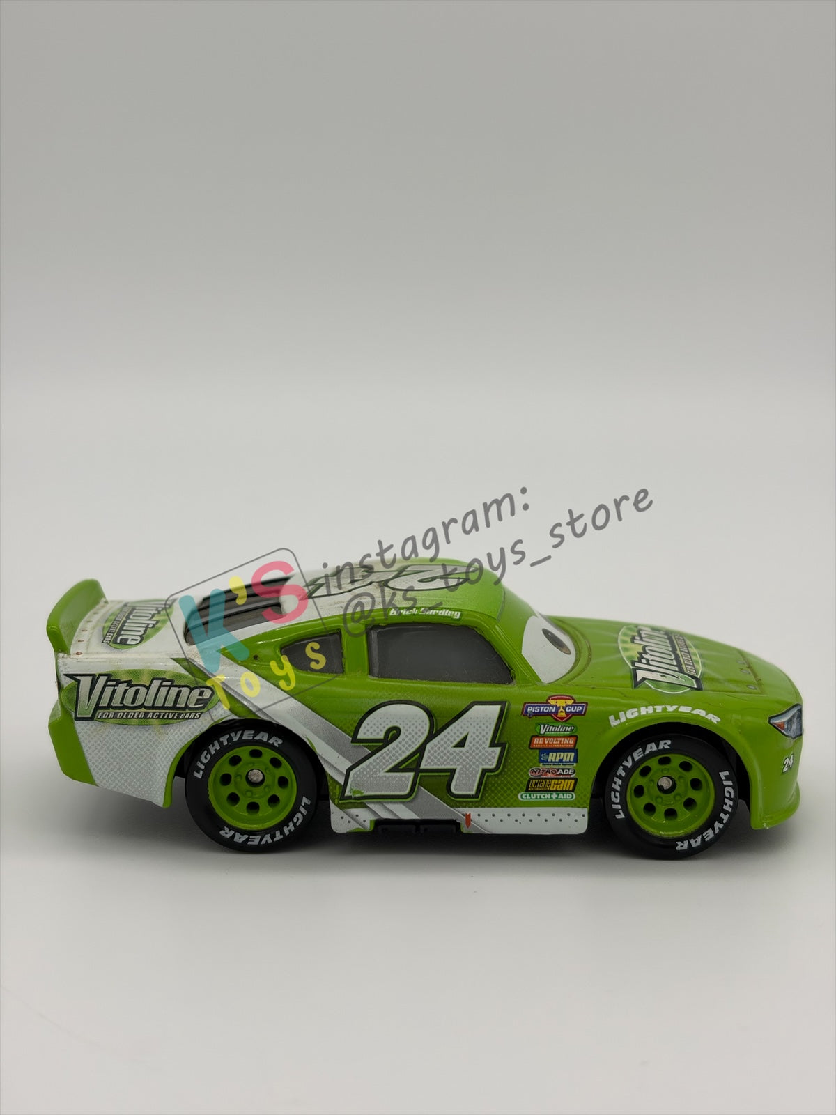 PRE-OWNED / LOOSE DISNEY PIXAR CARS 1:55 BY MATTEL - "BRICK YARDLEY" CARS 3 PISTON CUP RACERS SERIES - IN VERY GOOD CONDITION