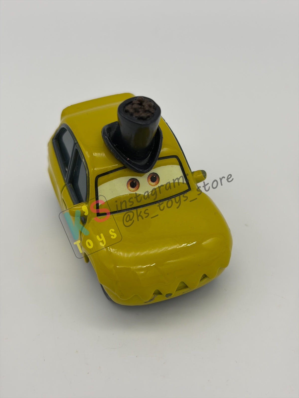 PRE-OWNED / LOOSE DISNEY PIXAR CARS BY MATTEL - "P.T. FLEA" - GOOD CONDITION - READ DESCRIPTION!!!!!!!!!!!