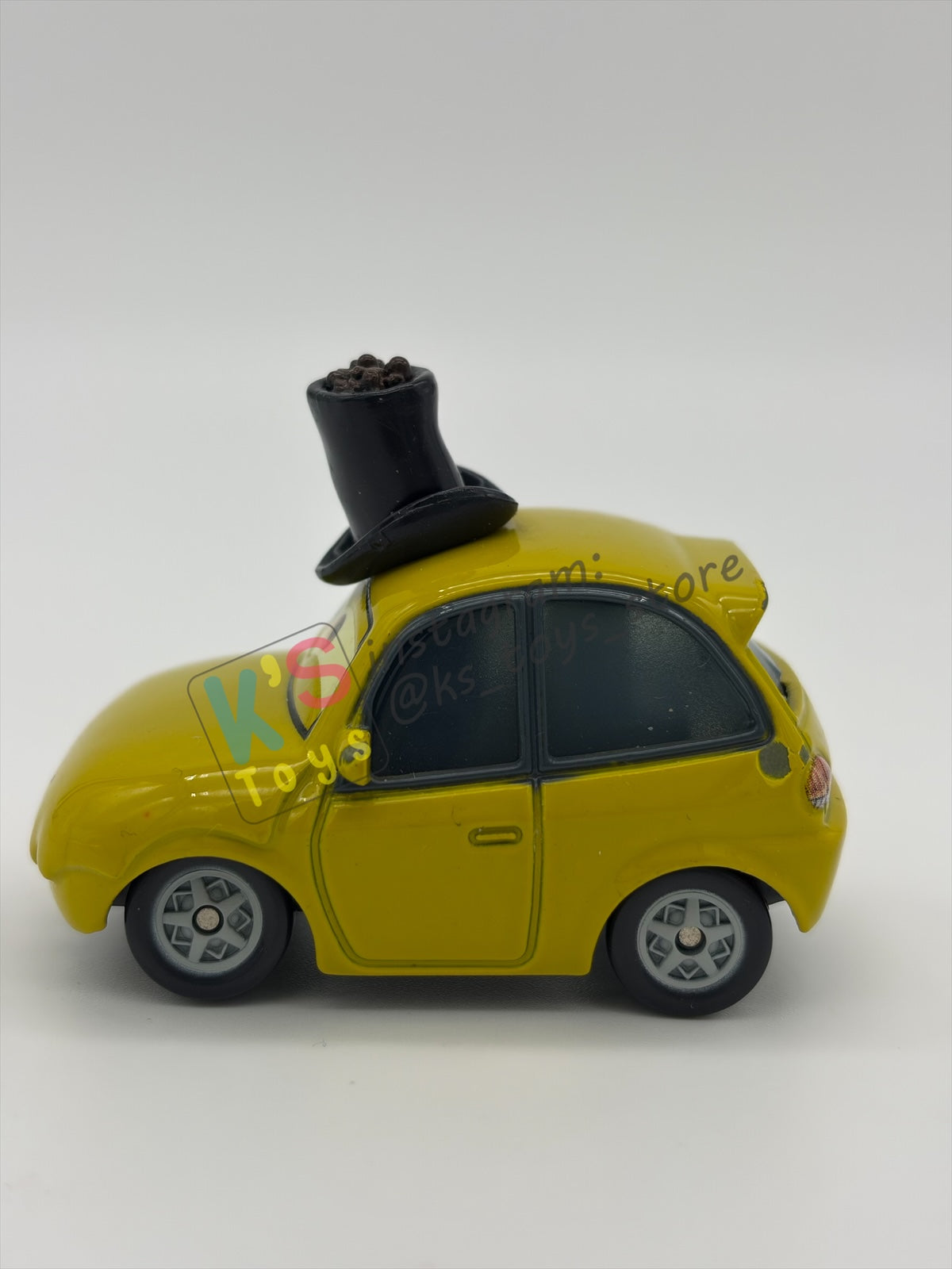 PRE-OWNED / LOOSE DISNEY PIXAR CARS BY MATTEL - "P.T. FLEA" - GOOD CONDITION - READ DESCRIPTION!!!!!!!!!!!
