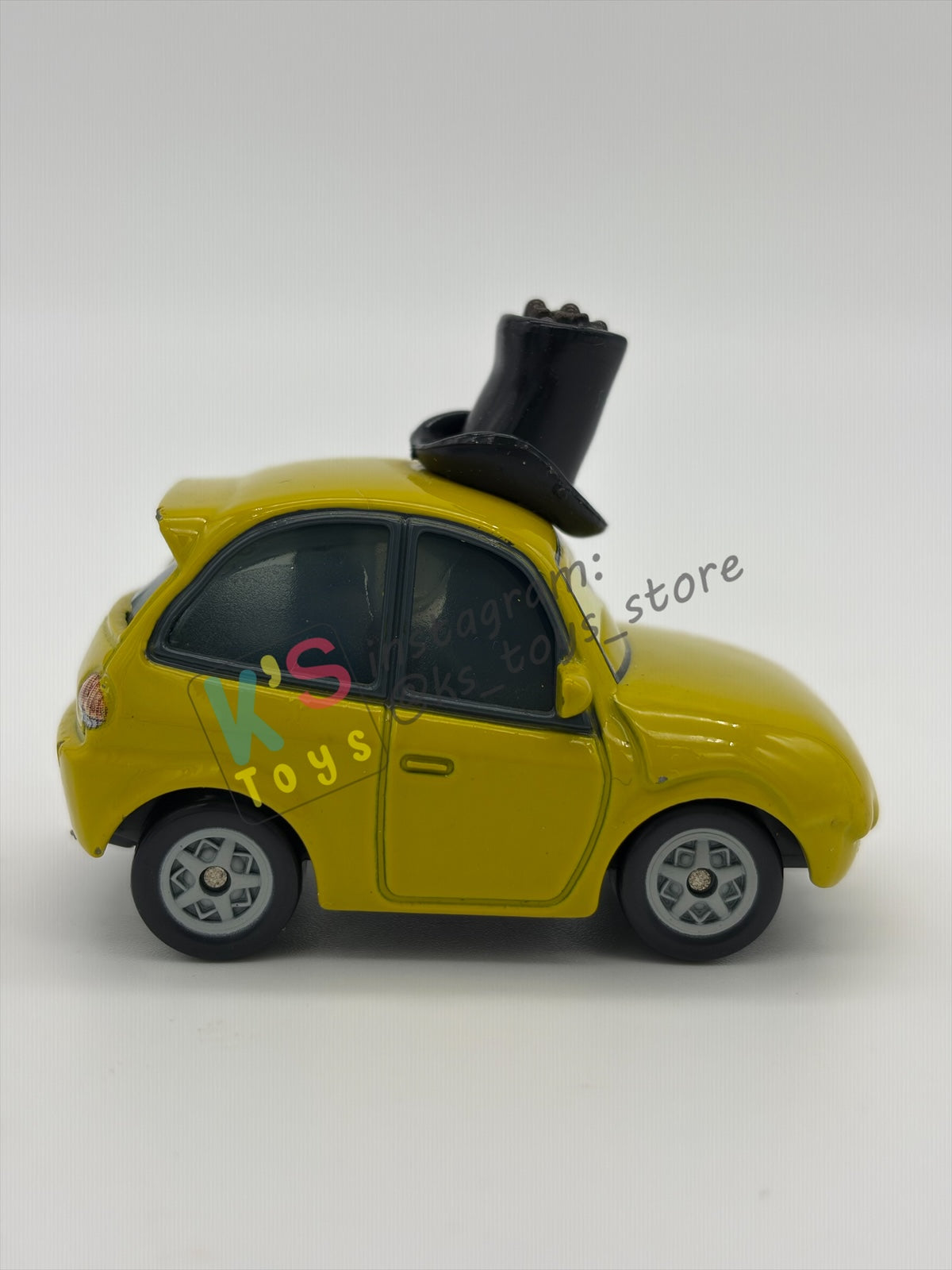 PRE-OWNED / LOOSE DISNEY PIXAR CARS BY MATTEL - "P.T. FLEA" - GOOD CONDITION - READ DESCRIPTION!!!!!!!!!!!