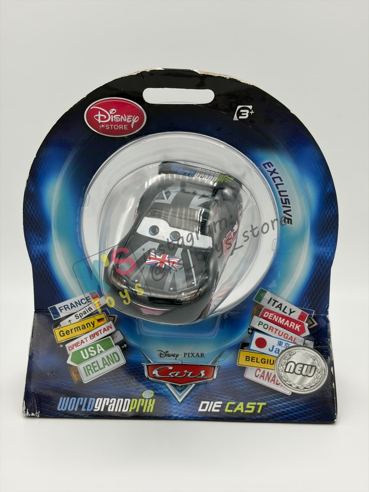 Disney Store Version of Disney Pixar Cars 1:43 - UNITED KINGDOM LIGHTNING MCQUEEN - COUNTRY WGP EXCLUSIVE INTERNATIONAL SERIES - BNIP