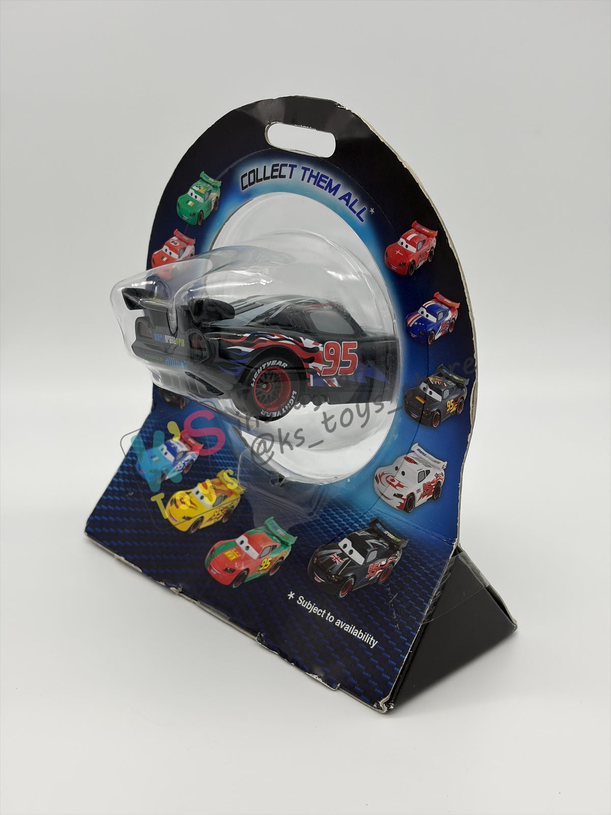Disney Store Version of Disney Pixar Cars 1:43 - UNITED KINGDOM LIGHTNING MCQUEEN - COUNTRY WGP EXCLUSIVE INTERNATIONAL SERIES - BNIP
