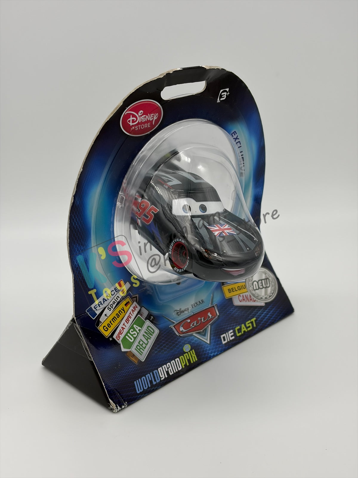 Disney Store Version of Disney Pixar Cars 1:43 - UNITED KINGDOM LIGHTNING MCQUEEN - COUNTRY WGP EXCLUSIVE INTERNATIONAL SERIES - BNIP