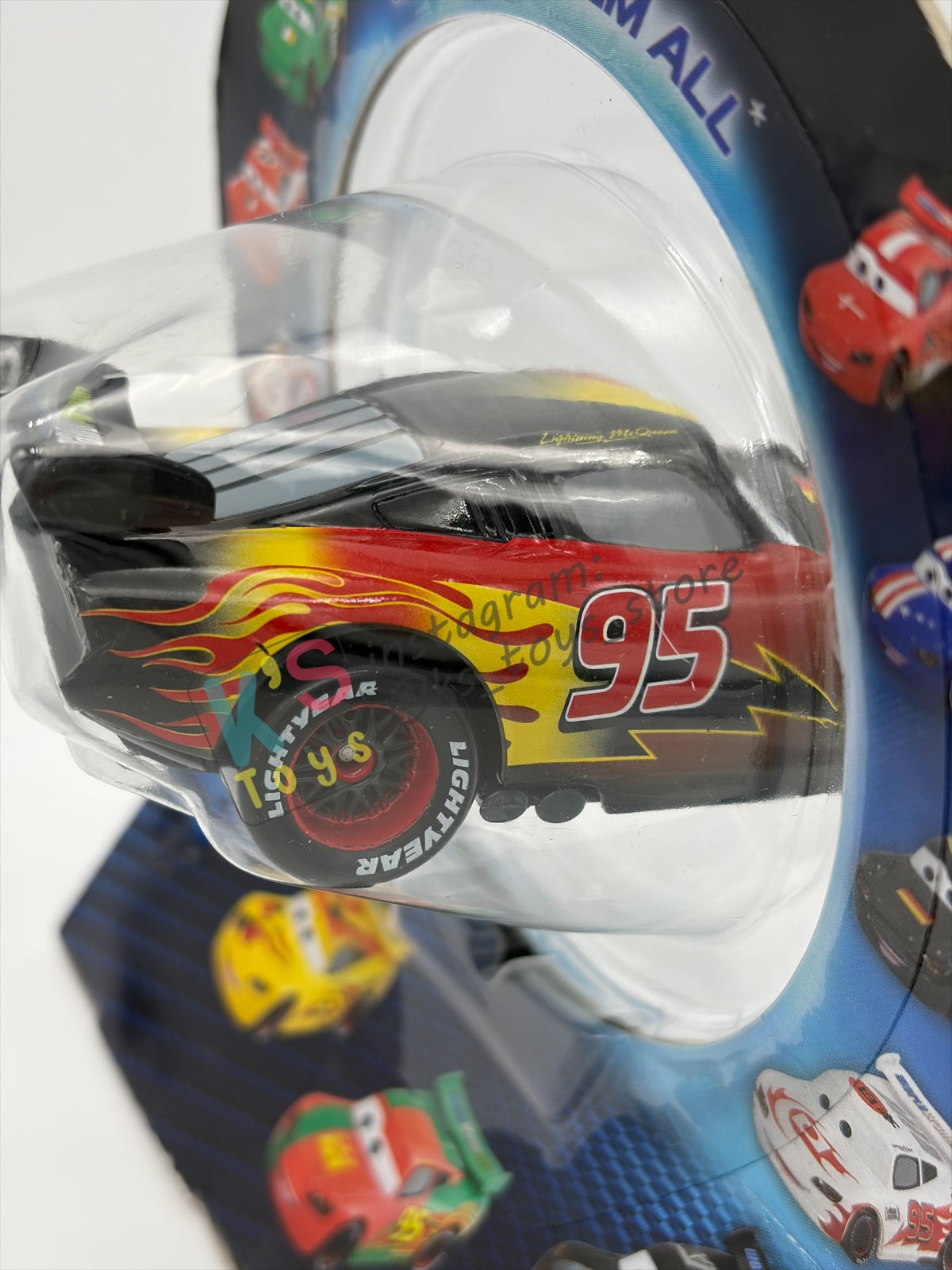 Disney Store Version of Disney Pixar Cars 1:43 - BELGIUM LIGHTNING MCQUEEN - COUNTRY WGP EXCLUSIVE INTERNATIONAL SERIES - BNIP