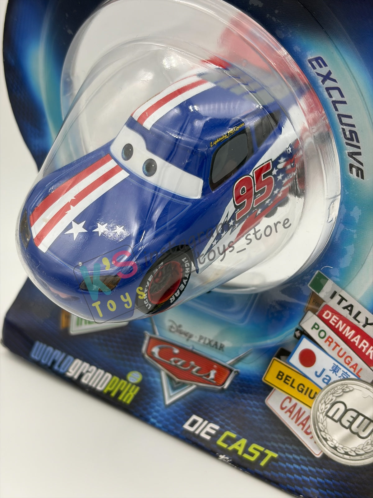 Disney Store Version of Disney Pixar Cars 1:43 - USA LIGHTNING MCQUEEN - COUNTRY WGP EXCLUSIVE INTERNATIONAL SERIES - BNIP