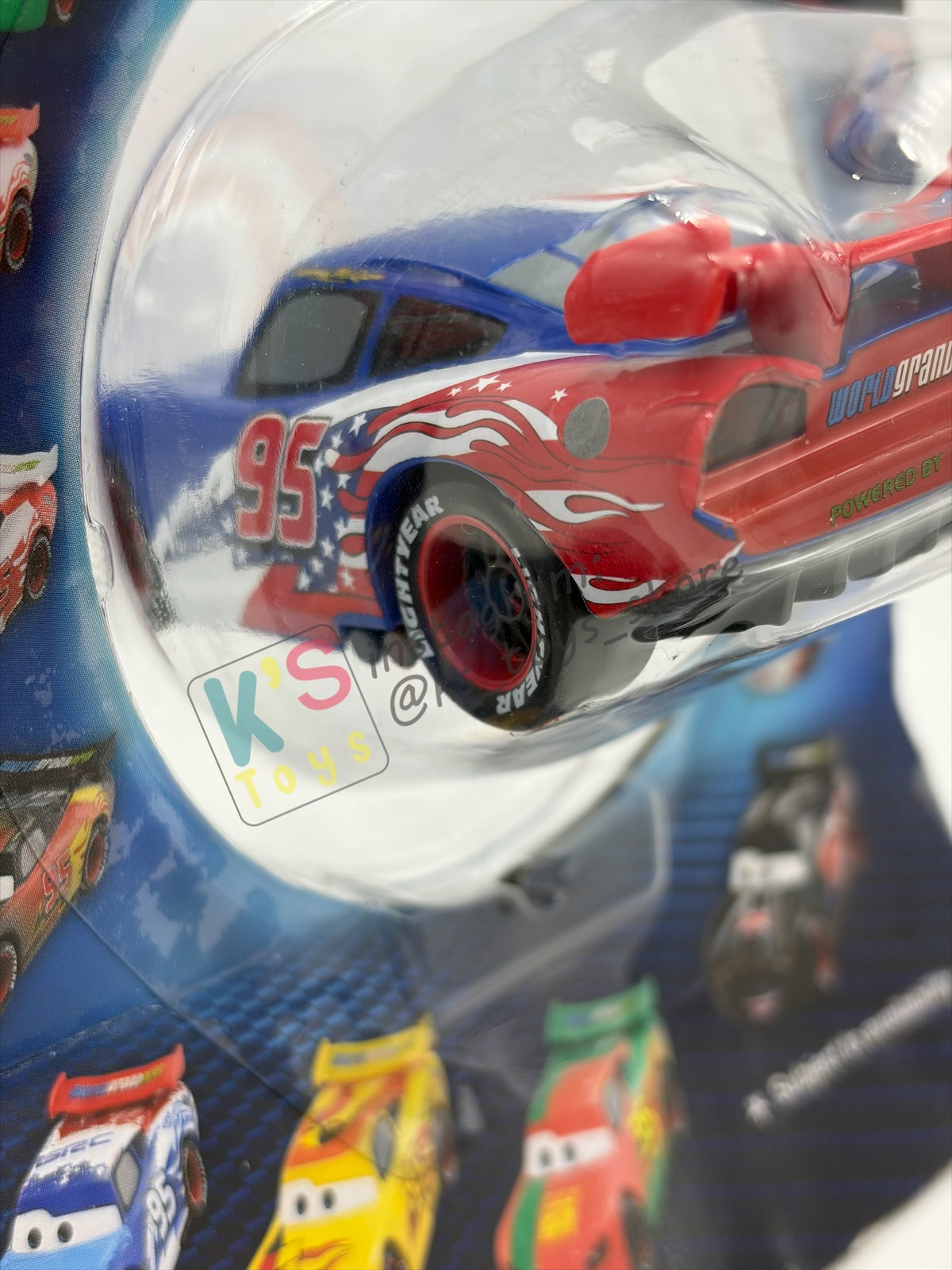 Disney Store Version of Disney Pixar Cars 1:43 - USA LIGHTNING MCQUEEN - COUNTRY WGP EXCLUSIVE INTERNATIONAL SERIES - BNIP