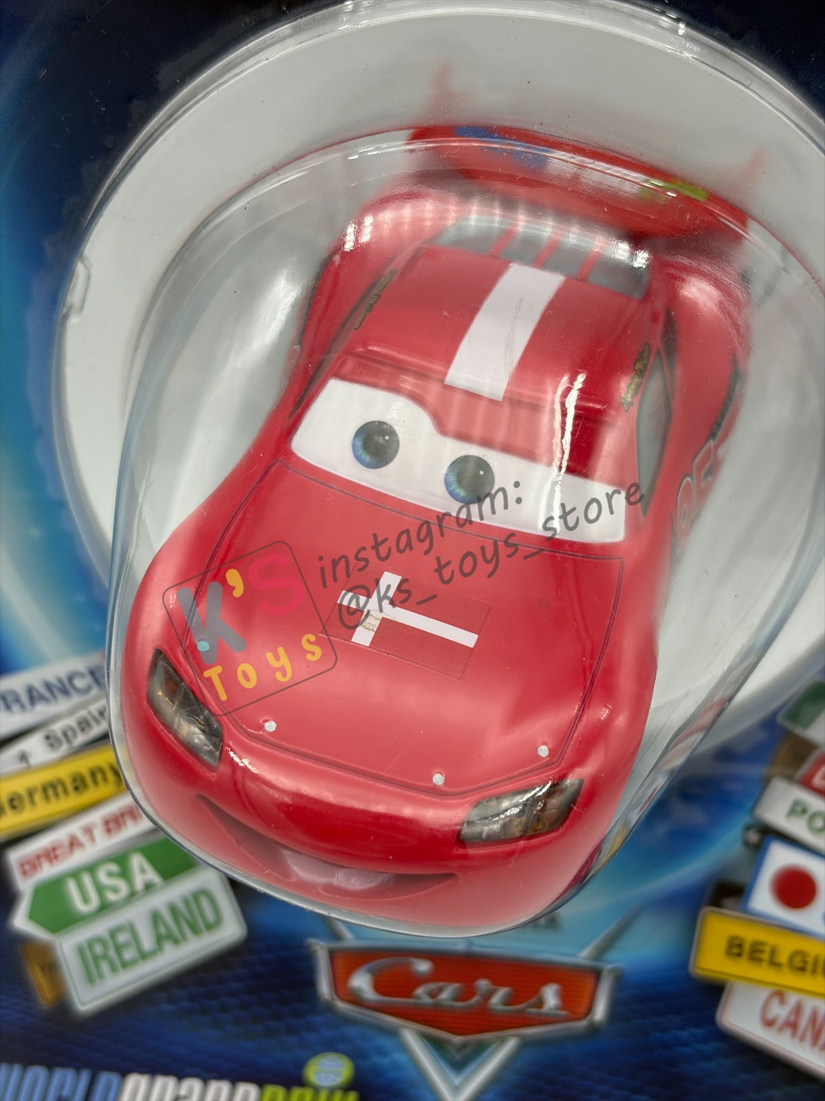 Disney Store Version of Disney Pixar Cars 1:43 - DENMARK LIGHTNING MCQUEEN - COUNTRY WGP EXCLUSIVE INTERNATIONAL SERIES - BNIP