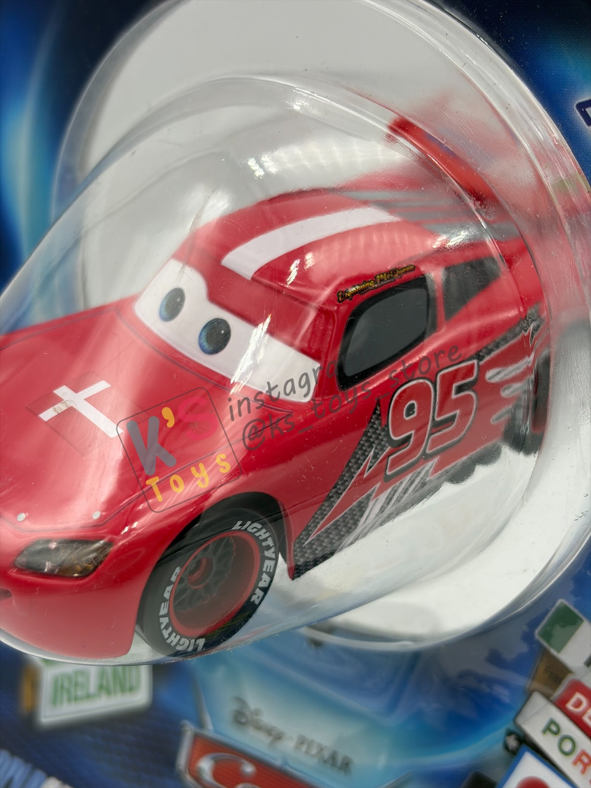 Disney Store Version of Disney Pixar Cars 1:43 - DENMARK LIGHTNING MCQUEEN - COUNTRY WGP EXCLUSIVE INTERNATIONAL SERIES - BNIP