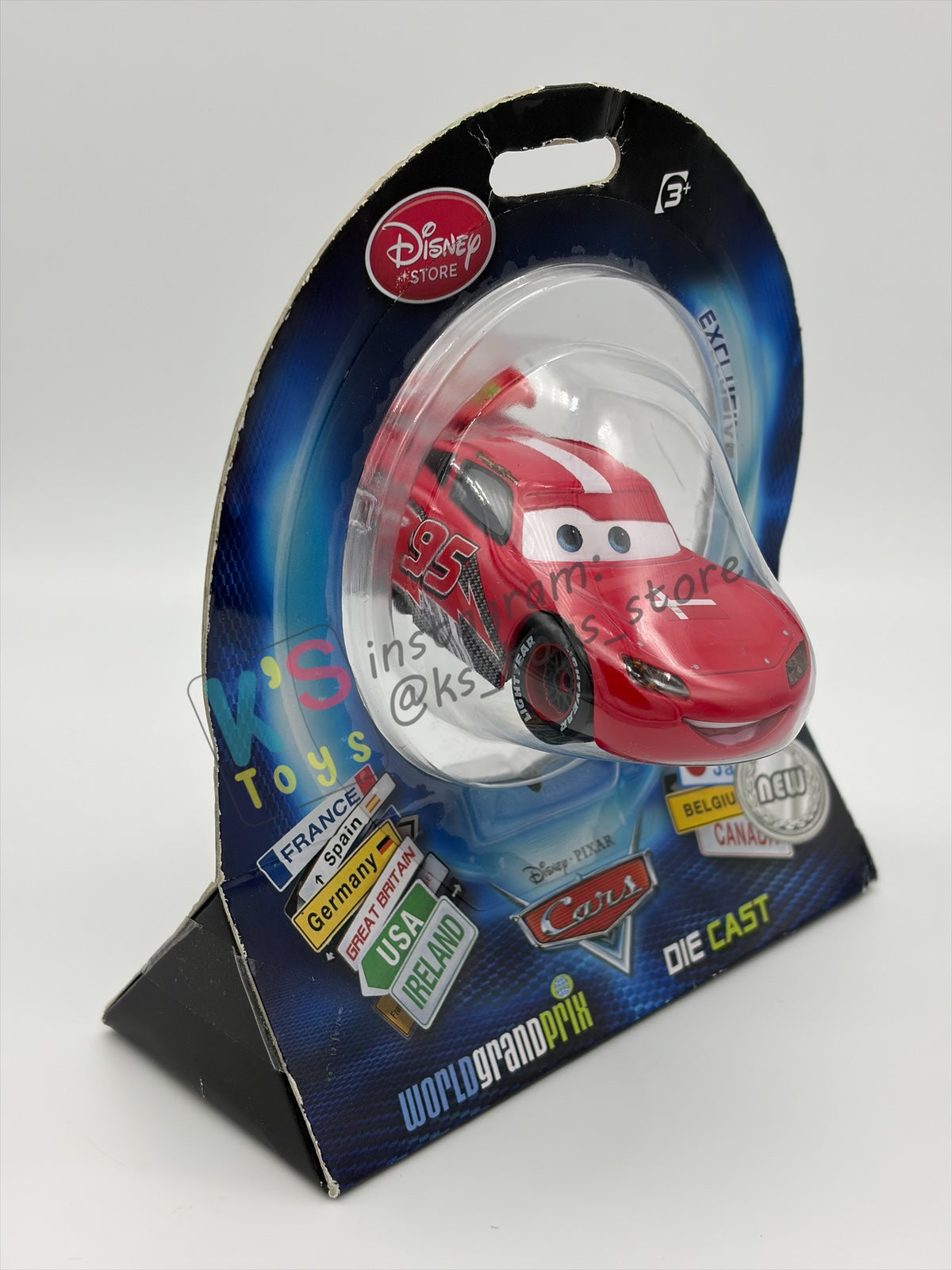 Disney Store Version of Disney Pixar Cars 1:43 - DENMARK LIGHTNING MCQUEEN - COUNTRY WGP EXCLUSIVE INTERNATIONAL SERIES - BNIP