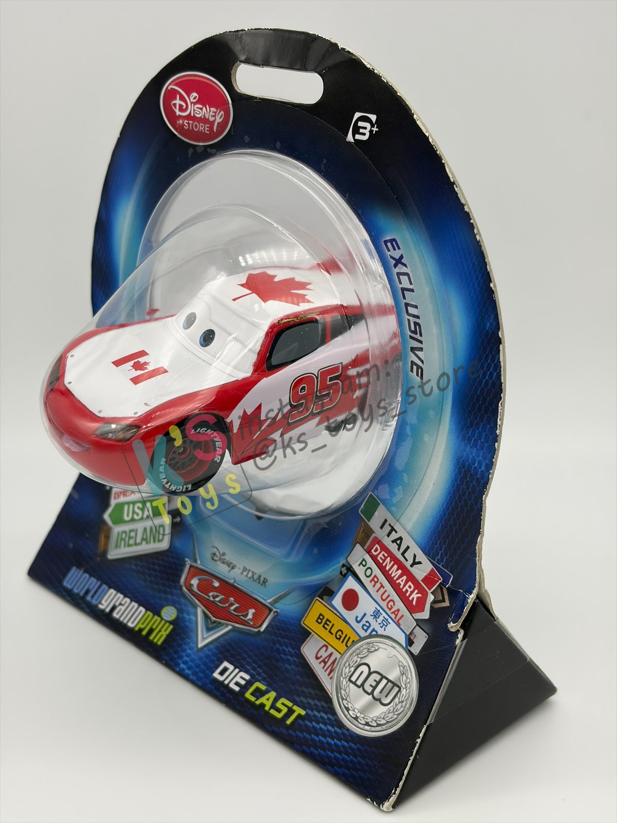 Disney Store Version of Disney Pixar Cars 1:43 - CANADA LIGHTNING MCQUEEN - COUNTRY WGP EXCLUSIVE INTERNATIONAL SERIES - BNIP