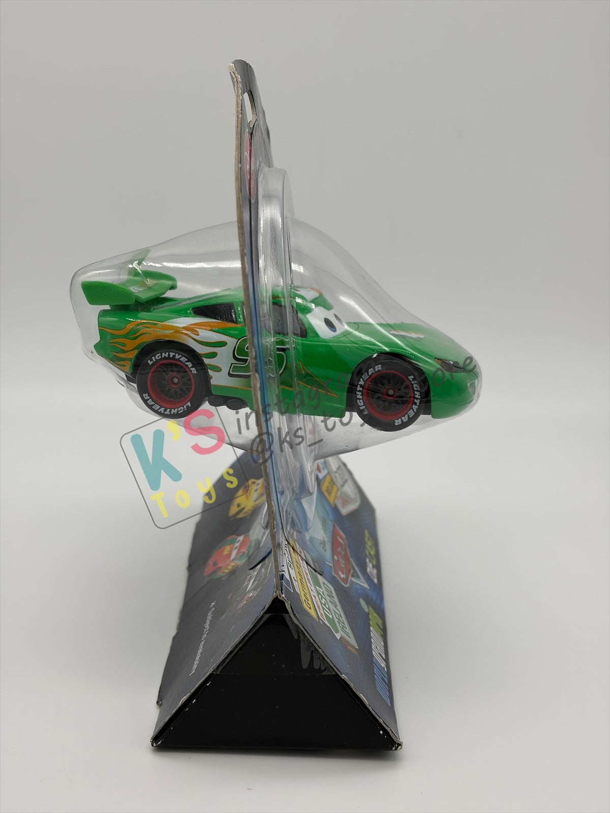 Disney Store Version of Disney Pixar Cars 1:43 - IRELAND LIGHTNING MCQUEEN - COUNTRY WGP EXCLUSIVE INTERNATIONAL SERIES - BNIP
