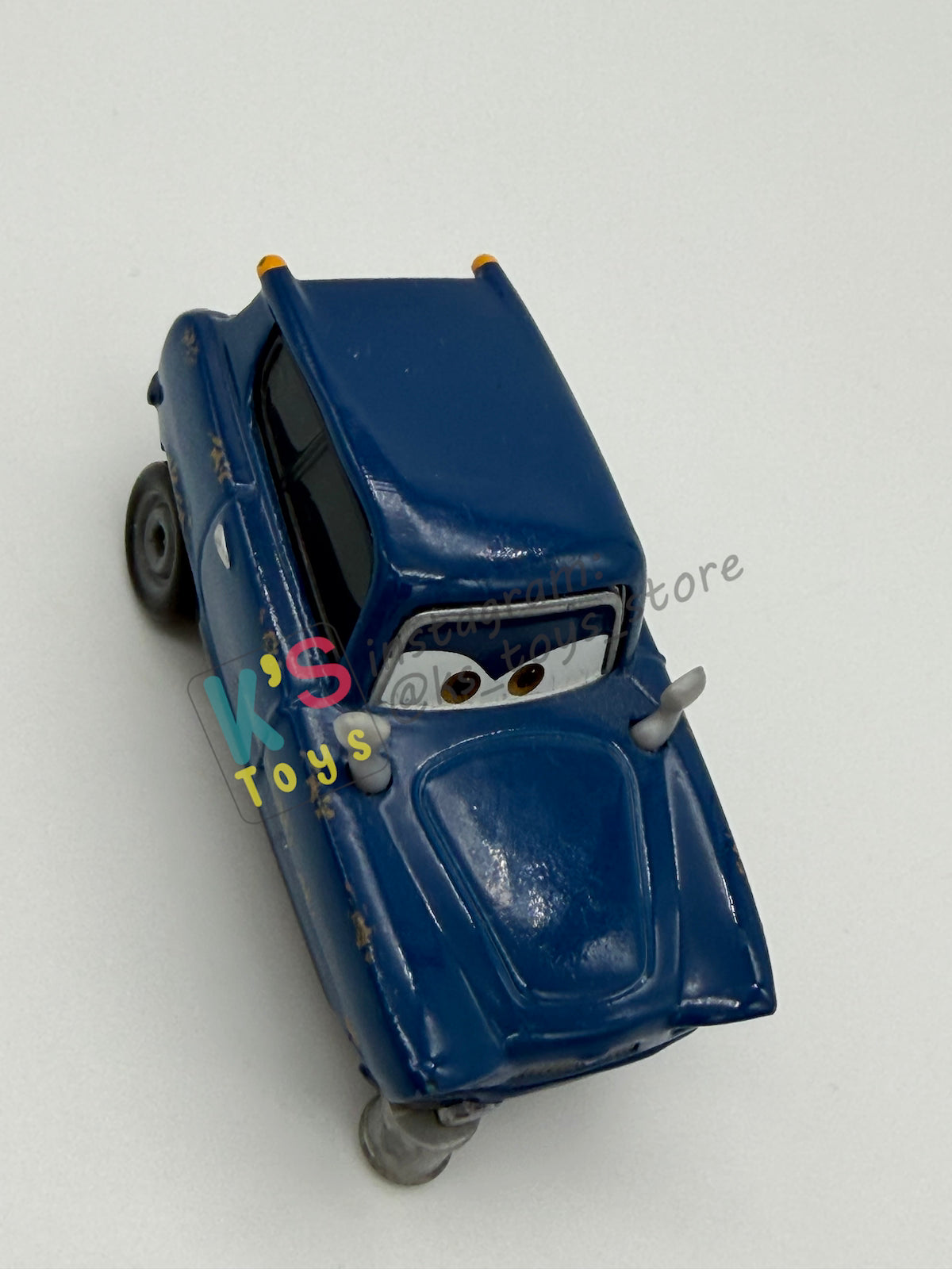 PRE-OWNED / LOOSE DISNEY PIXAR CARS - “TOMBER WITH OIL CAN" - CARS 2 PARIS ESPIONAGE 5 PACK SERIES - NEAR MINT CONDITION