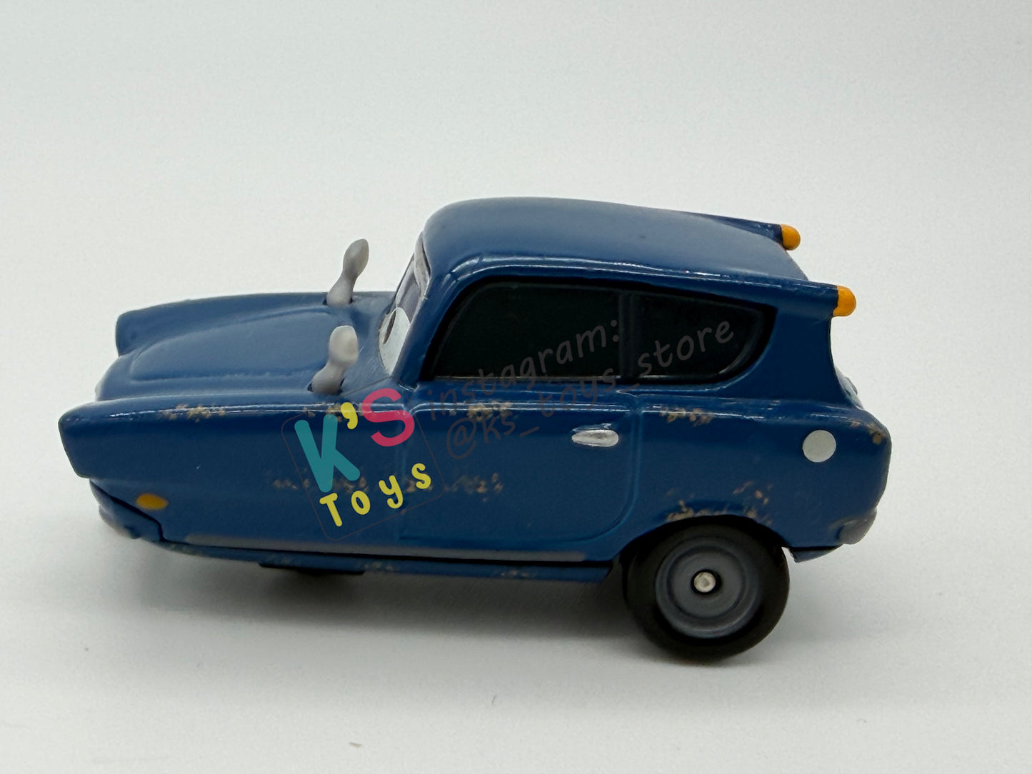 PRE-OWNED / LOOSE DISNEY PIXAR CARS - “TOMBER WITH OIL CAN" - CARS 2 PARIS ESPIONAGE 5 PACK SERIES - NEAR MINT CONDITION