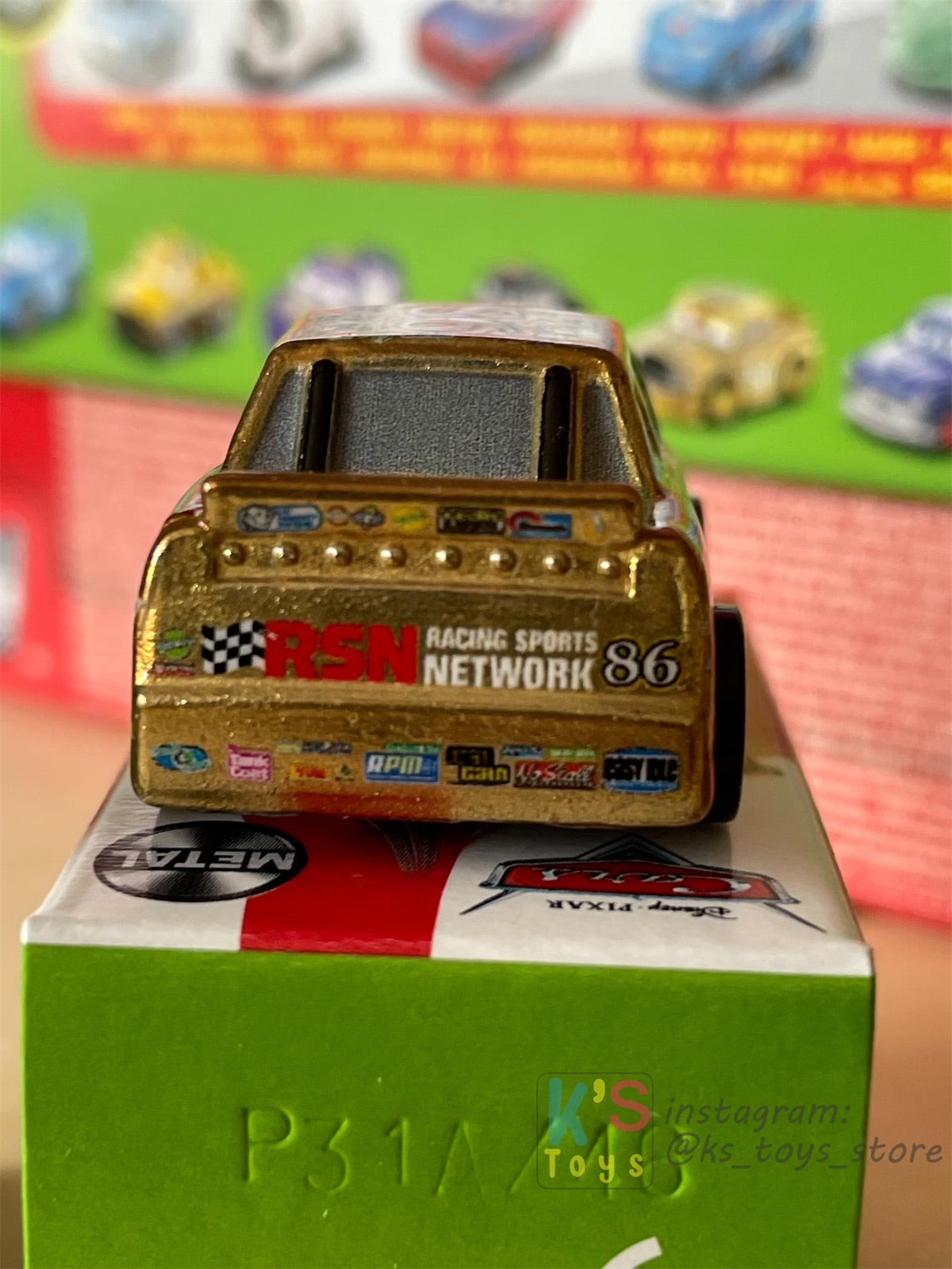 Mini Racers Pixar Disney Cars, 2021 Series 4 #46 GOLD CHICK HICKS