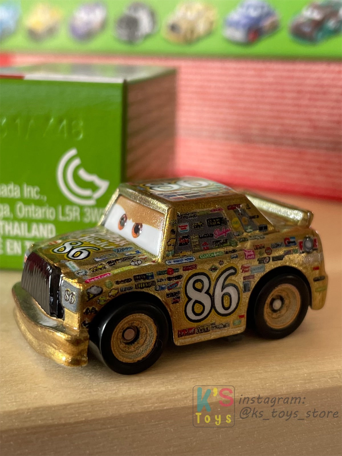 Mini Racers Pixar Disney Cars, 2021 Series 4 #46 GOLD CHICK HICKS