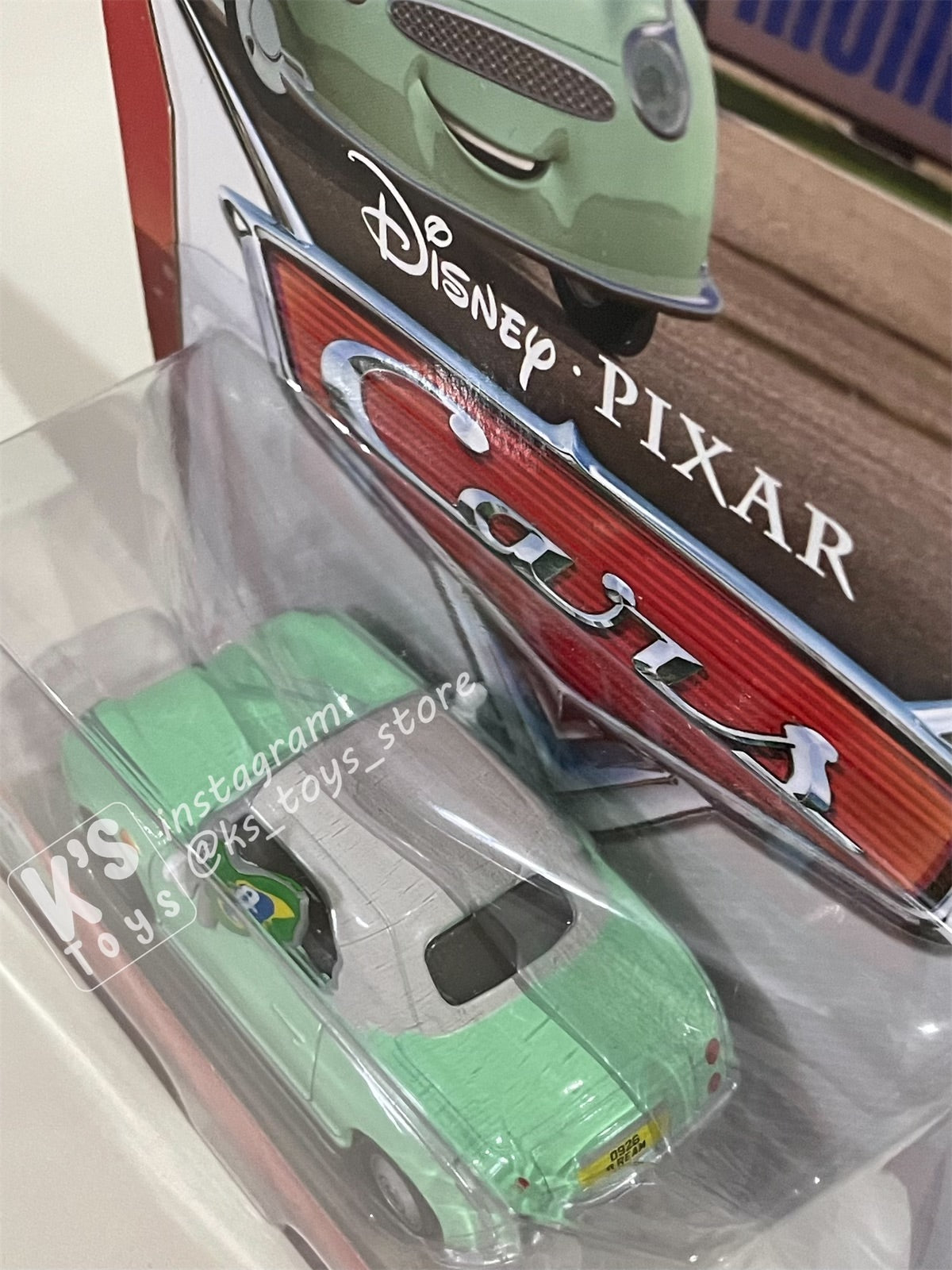 DISNEY PIXAR CARS BY MATTEL, DENISE BEAM (UNIBODY) - RACE FANS SERIES - BNIP