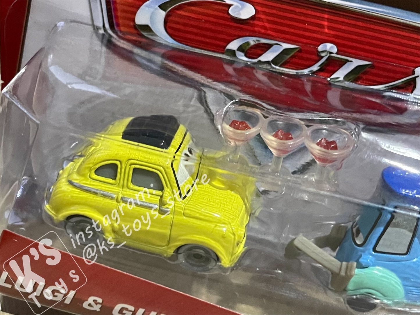 DISNEY PIXAR CARS BY MATTEL, LUIGI & GUIDO WITH SHAKER AND GLASSES - WHEEL WELL MOTEL - BNIP