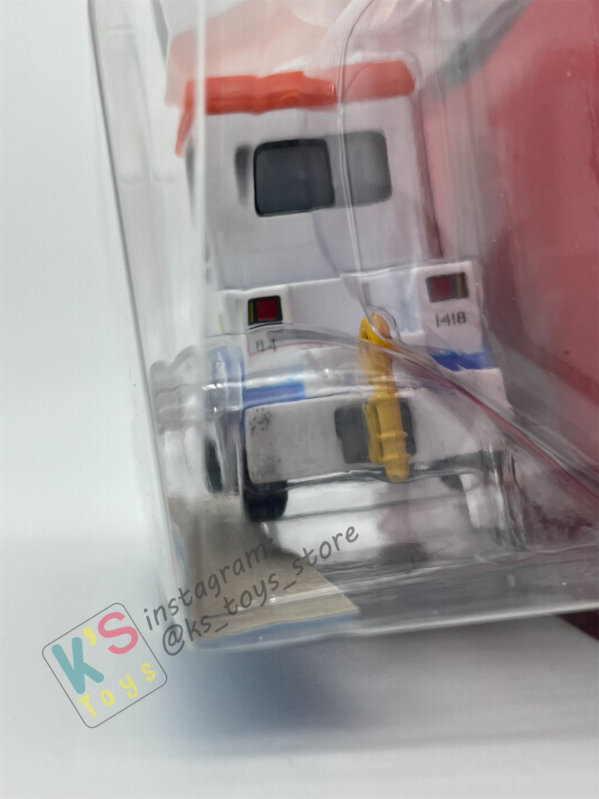 DISNEY PIXAR CARS BY MATTEL - "M. FENDERICKSON" YE LEFT TURN IN SERIES - BNIP