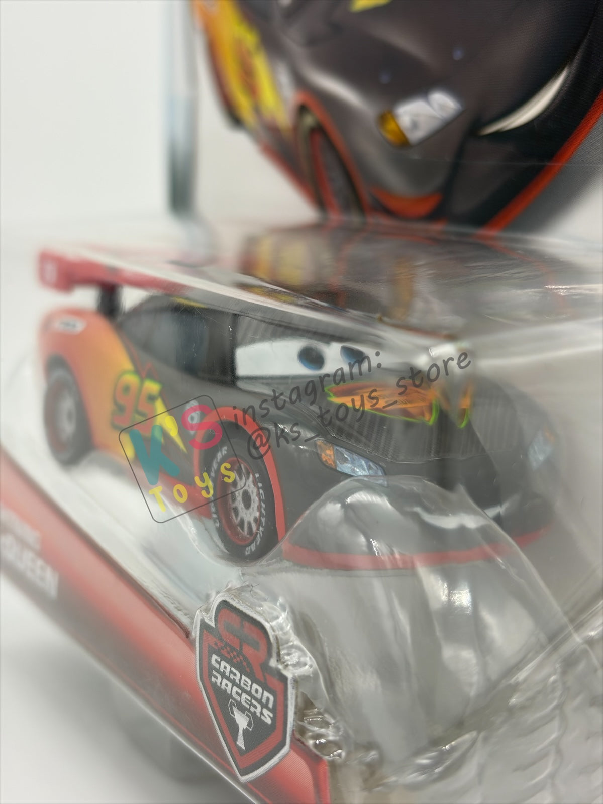 DISNEY PIXAR CARS 1:55 BY MATTEL, "LIGHTNING MCQUEEN " CARBON RACERS SERIES - BNIP