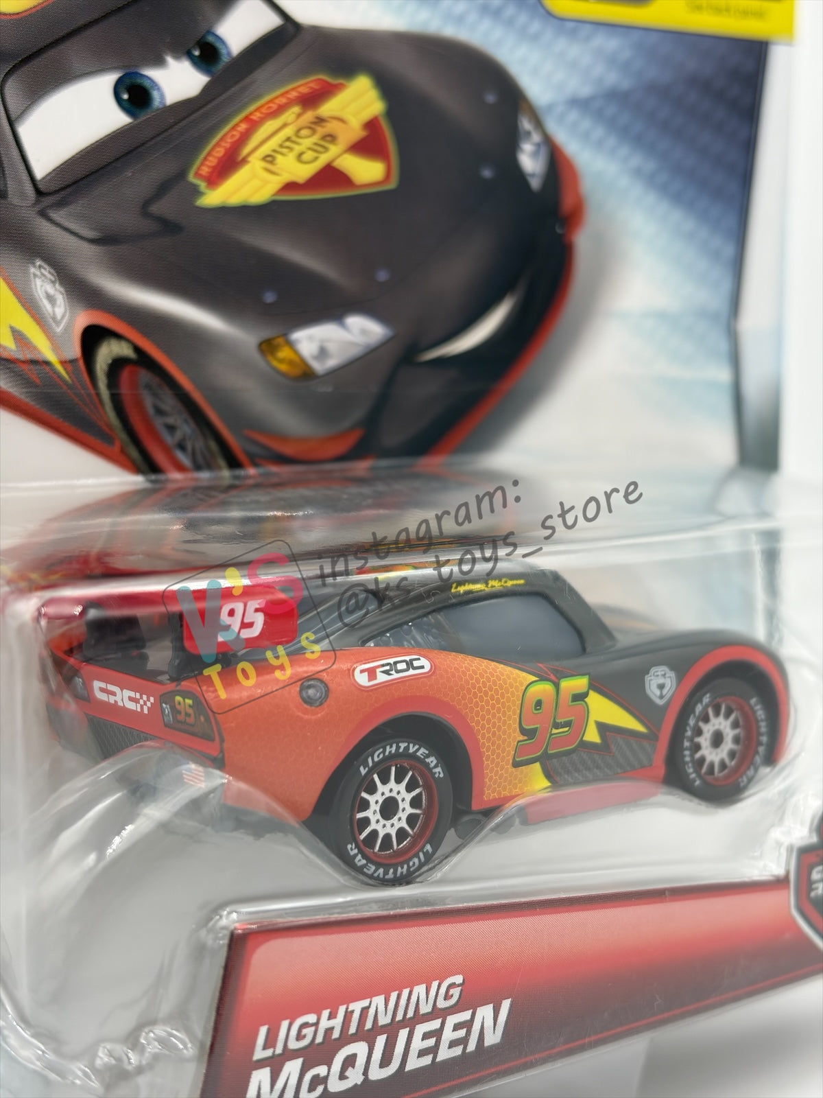 DISNEY PIXAR CARS 1:55 BY MATTEL, "LIGHTNING MCQUEEN " CARBON RACERS SERIES - BNIP