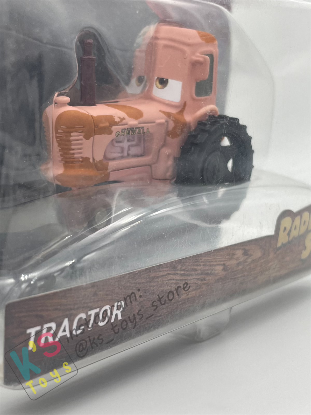 DELUXE DISNEY PIXAR CARS "TRACTOR" RADIATOR SPRINGS CLASSIC, CARS 3 - BNIP