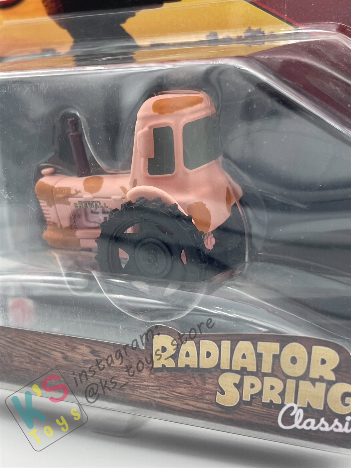 DELUXE DISNEY PIXAR CARS "TRACTOR" RADIATOR SPRINGS CLASSIC, CARS 3 - BNIP