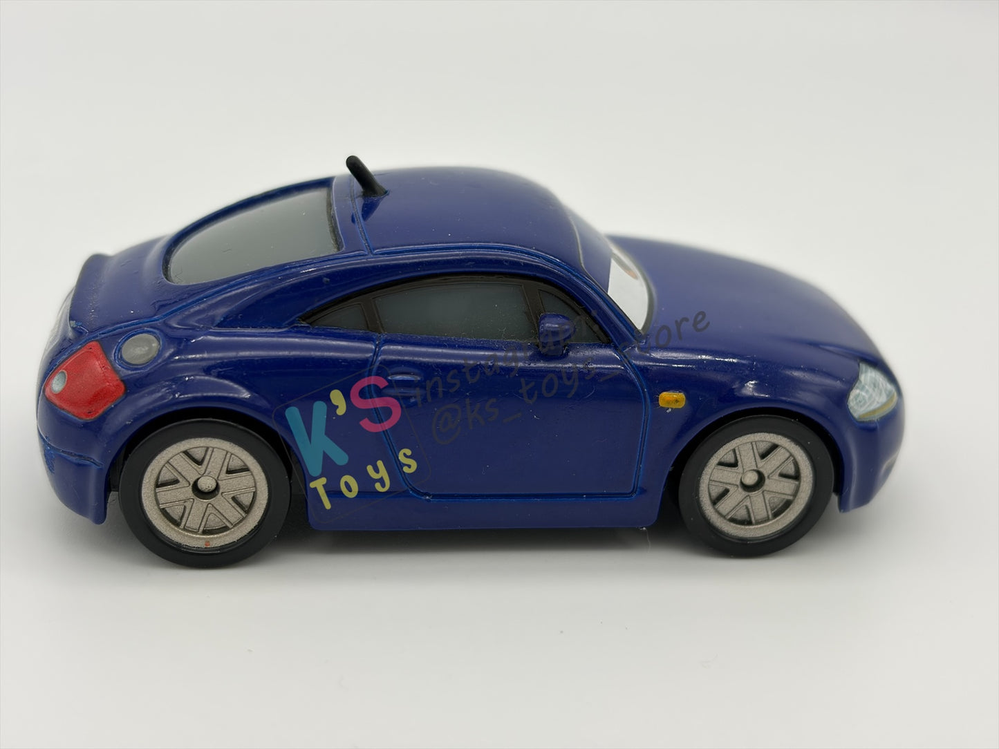 PRE-OWNED / LOOSE DISNEY PIXAR CARS BY MATTEL - "SAJAN KARIA" - CARS 2 AIRPORT ADVENTURE - NEAR MINT CONDITION - READ DESCRIPTION!!!!!!!!!!!