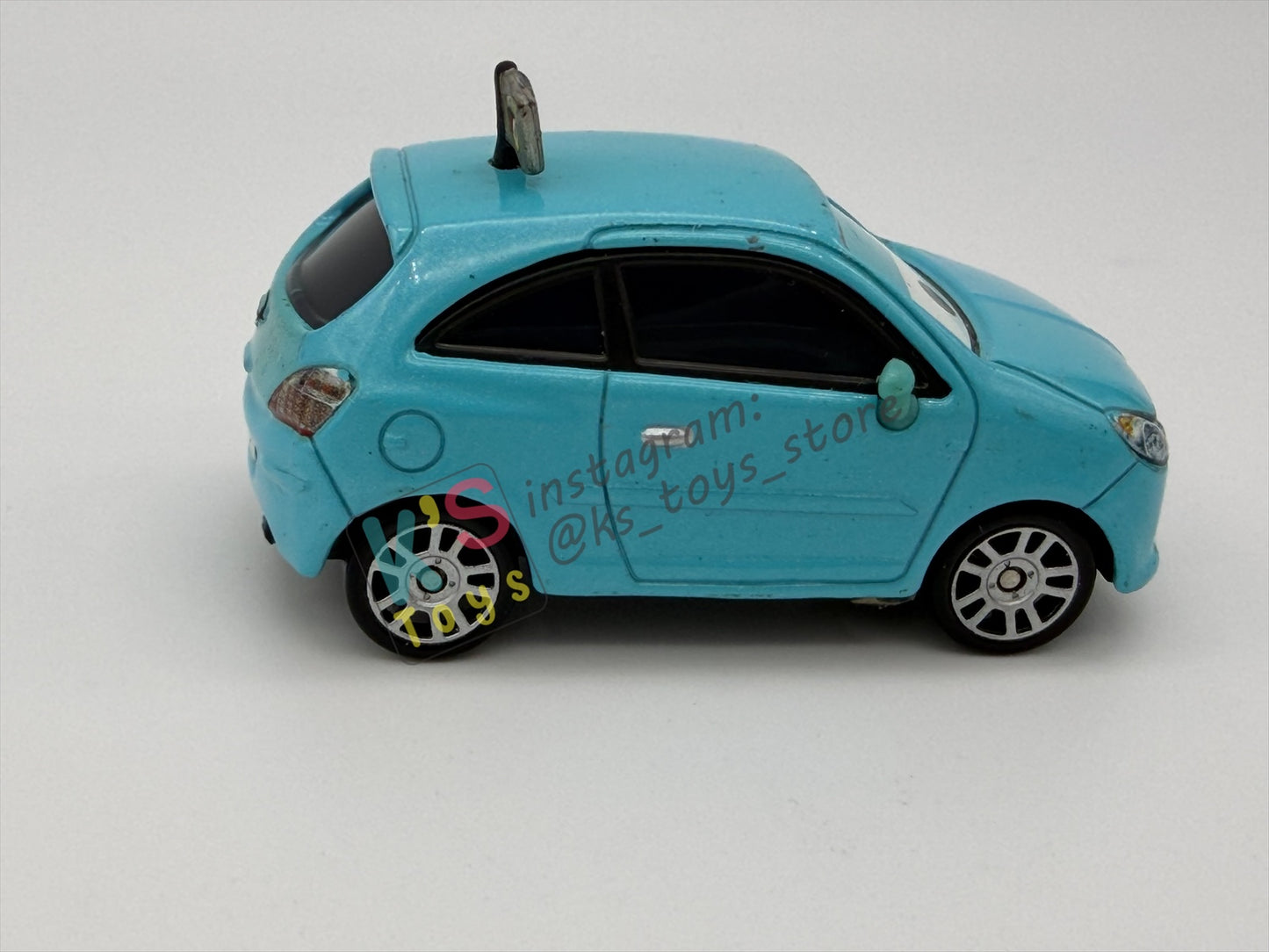 PRE-OWNED / LOOSE DISNEY PIXAR CARS BY MATTEL - "ALLOY HEMBERGER" - CARS 2 95 WGP FANS - NEAR MINT CONDITION - READ DESCRIPTION!!!!!!!!!!!