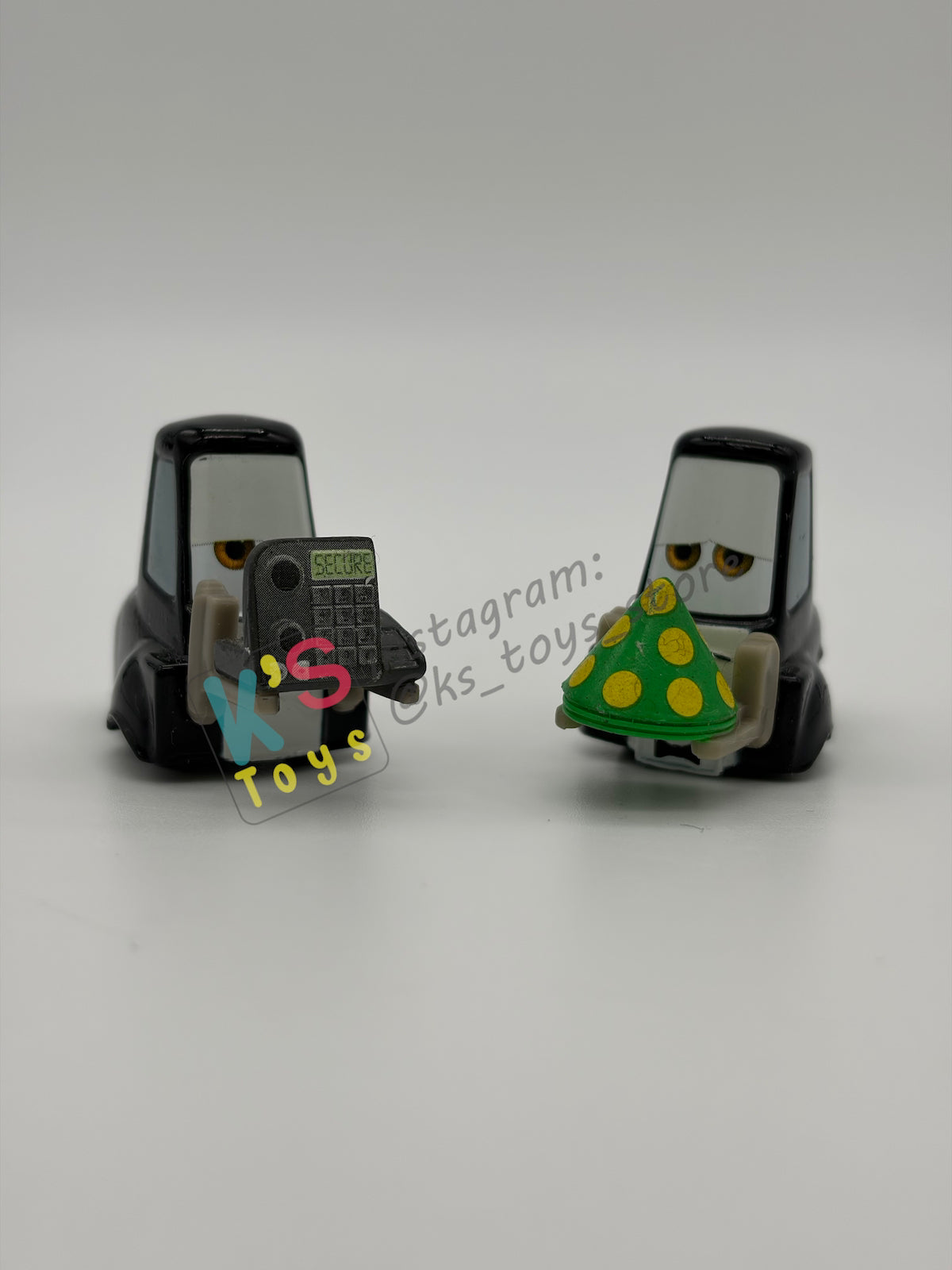PRE-OWNED / LOOSE DISNEY PIXAR CARS - “MARCELO & MARCO" - CARS 2 LEMONS SERIES - NEAR MINT CONDITION