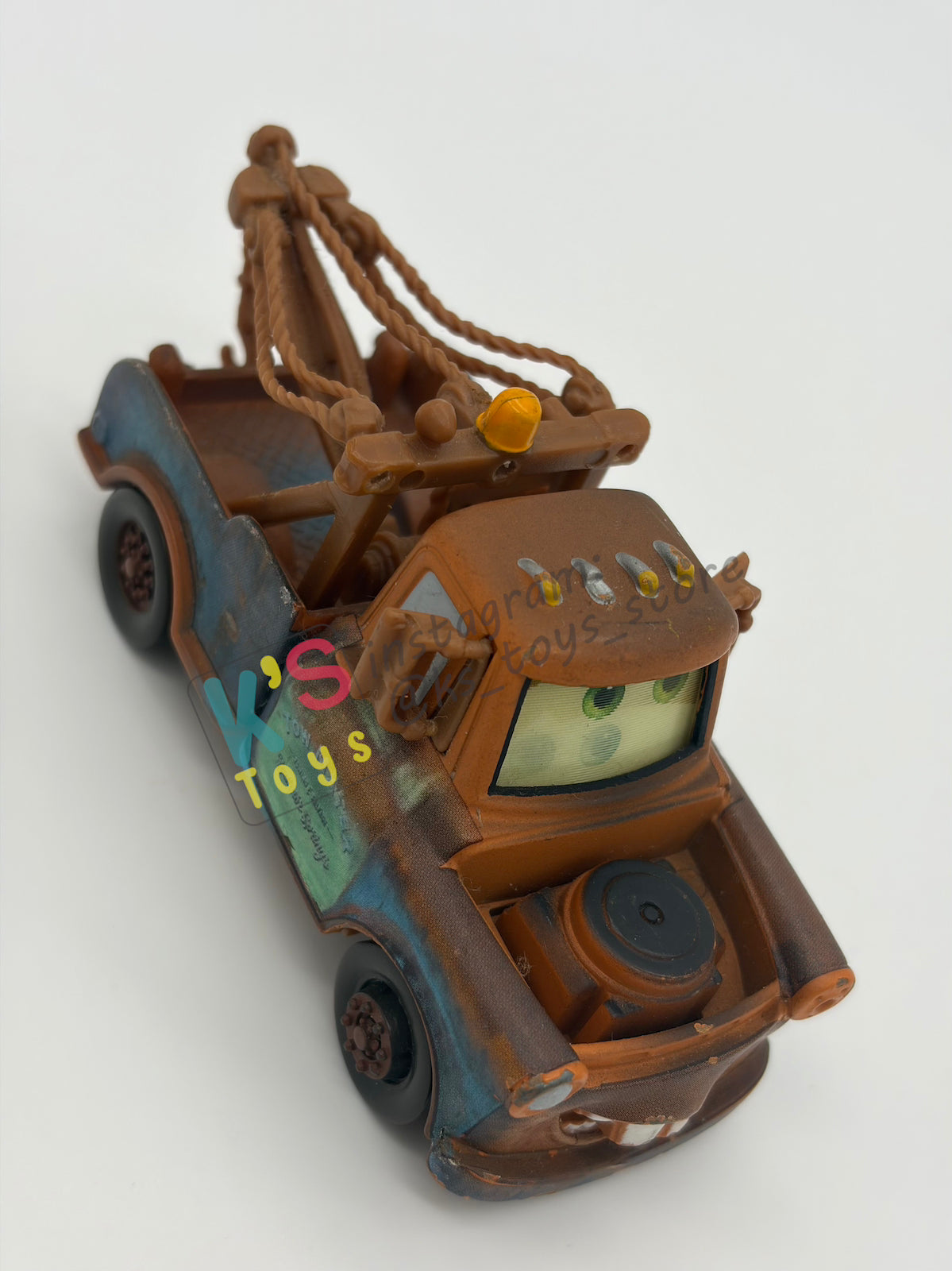 PRE-OWNED / LOOSE DISNEY PIXAR CARS - “MATER CARS 1 LENTICULAR CARS V2" - CARS LENTICULAR EYES SERIES - GOOD CONDITION