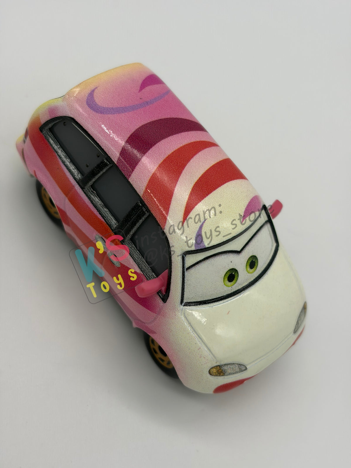 PRE-OWNED / LOOSE DISNEY PIXAR CARS - CLAIRE GUNZ'ER - CARS ON THE ROAD "SHOW TIME" - EXCELLENT CONDITION