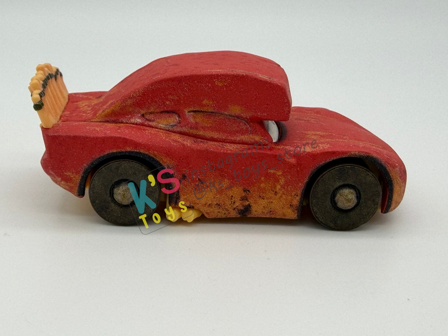 PRE-OWNED / LOOSE DISNEY PIXAR CARS - “CAVE LIGHTNING MCQUEEN" - CARS ON THE ROAD SERIES - NEAR MINT CONDITION