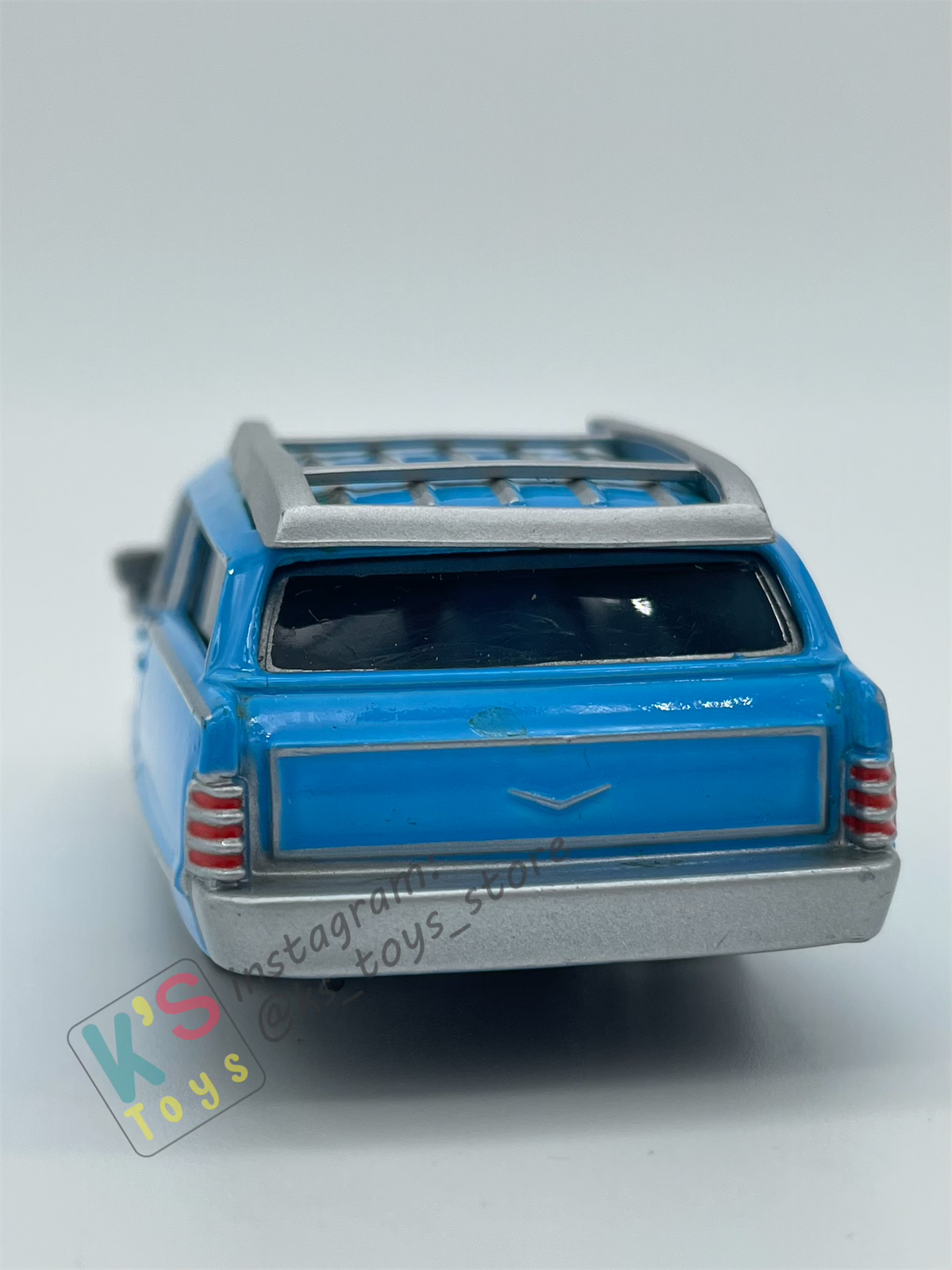 PRE-OWNED / LOOSE DISNEY PIXAR CARS - "MRS KING" IN GOOD CONDITION