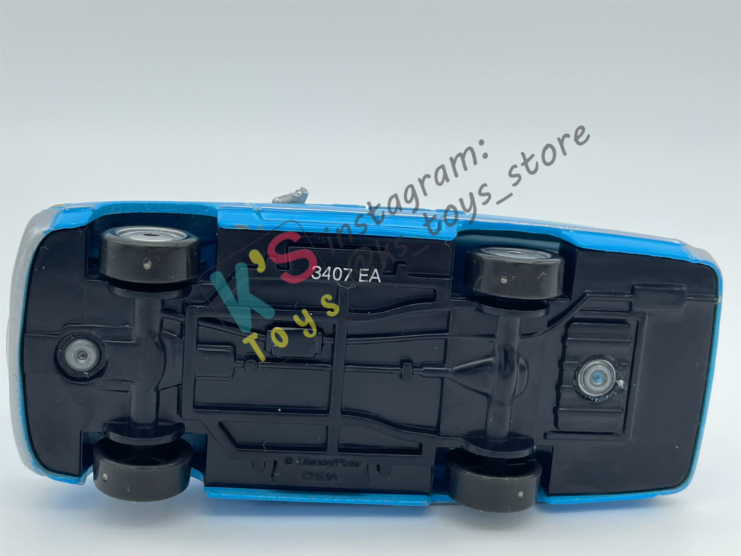 PRE-OWNED / LOOSE DISNEY PIXAR CARS - "MRS KING" IN GOOD CONDITION