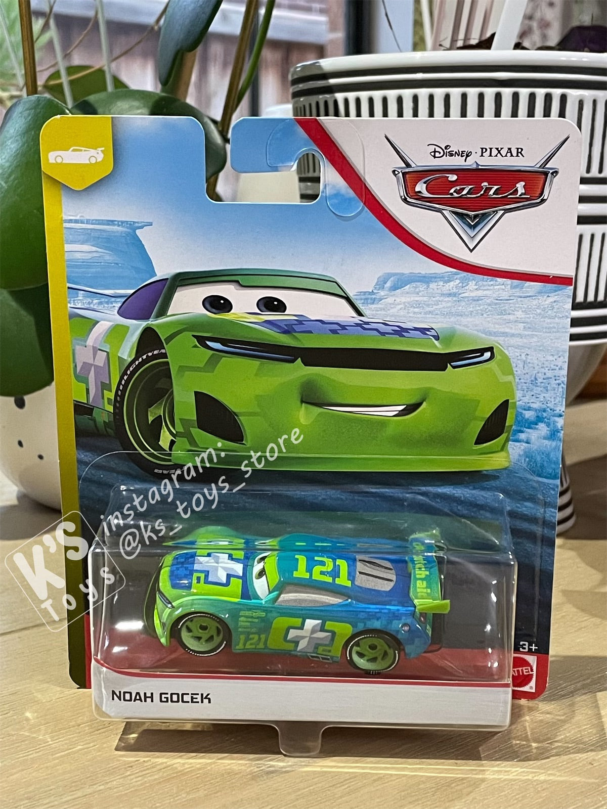 DISNEY PIXAR CARS "NOAH GOCEK" NEXT-GEN PISTON CUP RACERS - BNIP